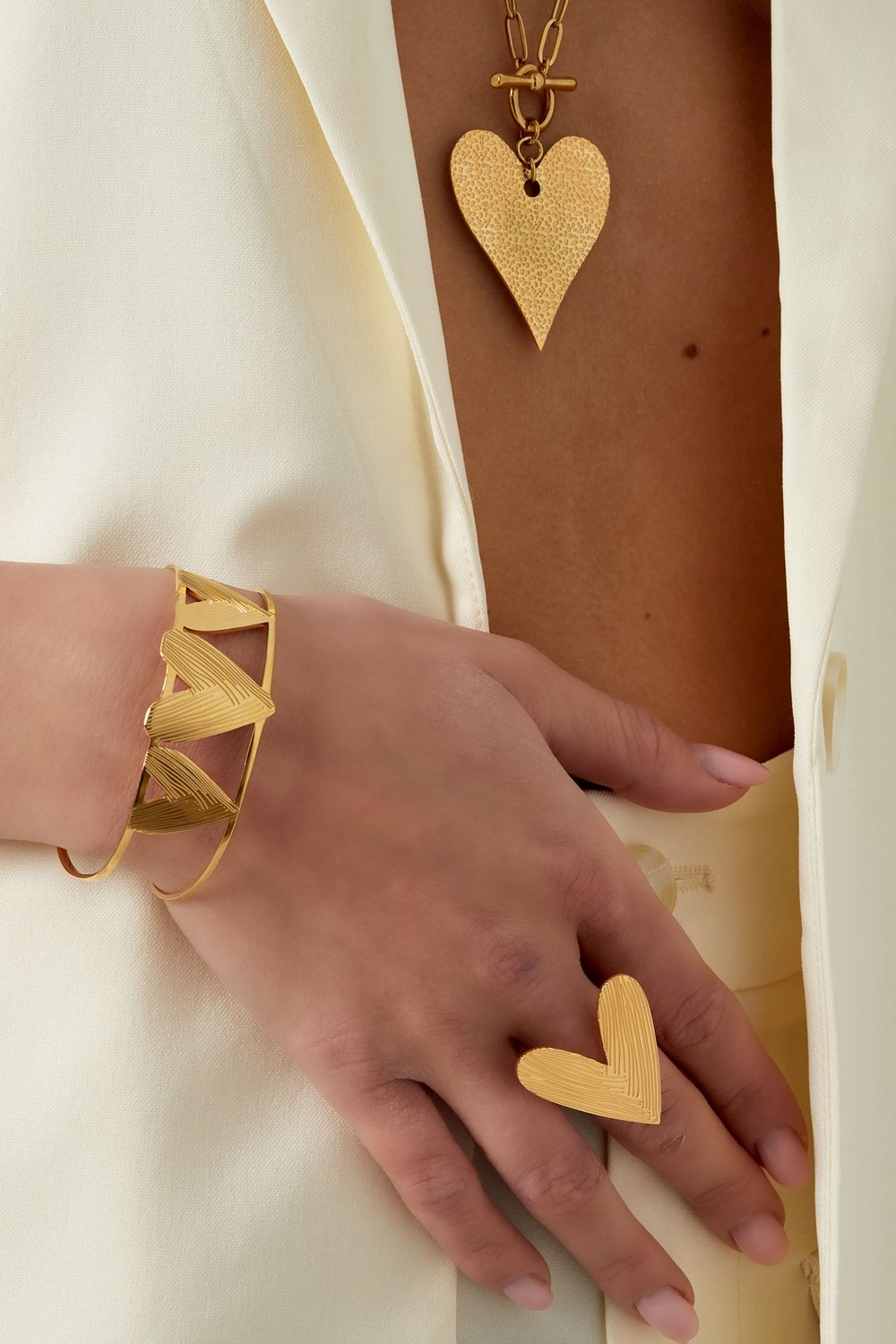 anillo precioso corazón grande h5Imagen4