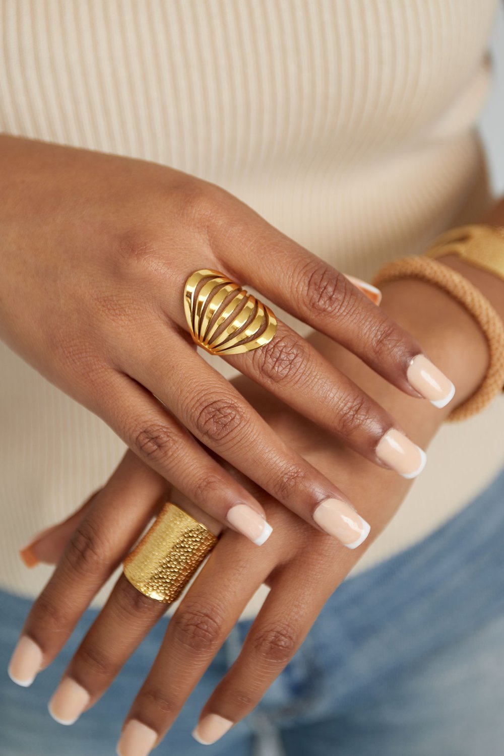 Großer mehrlagiger Ring – Goldfarbe - Goldfarbefarbe h5Bild2