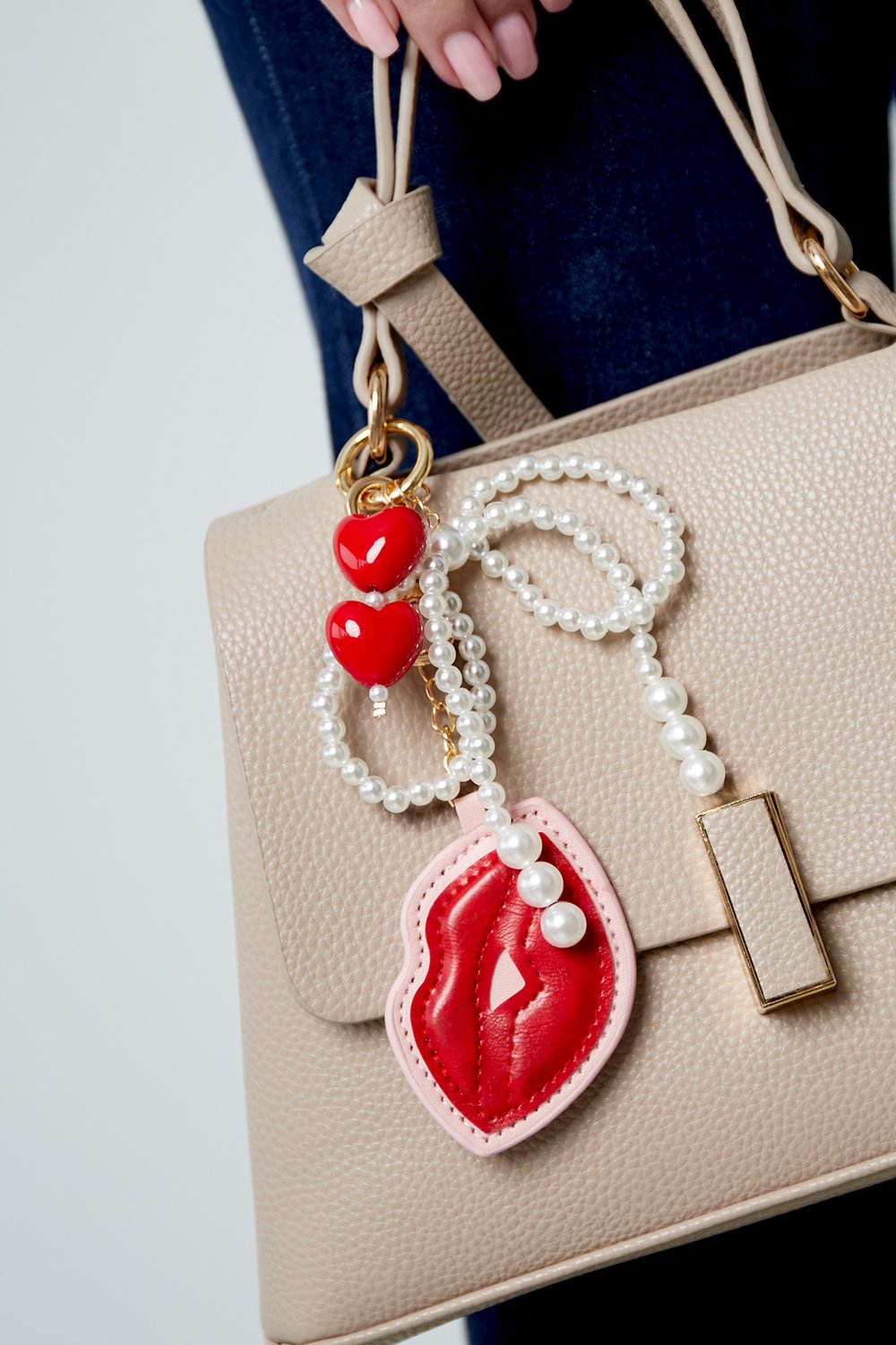 Accessory pendant kisses with pearls h5Picture3