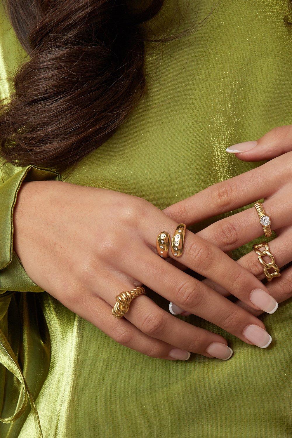 Statement ring with knot and stripe details h5Picture2