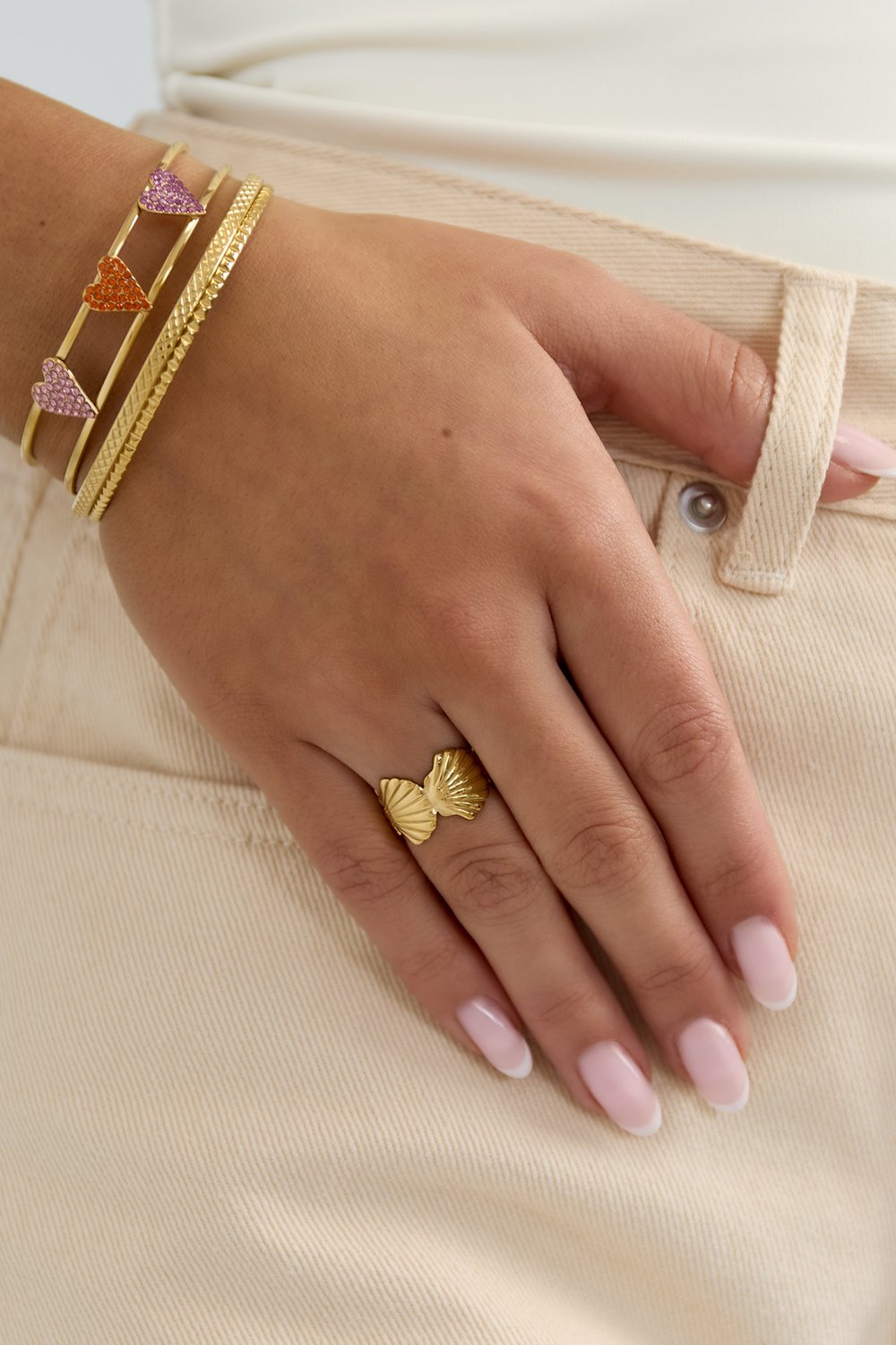 Chunky ring with shells Picture3