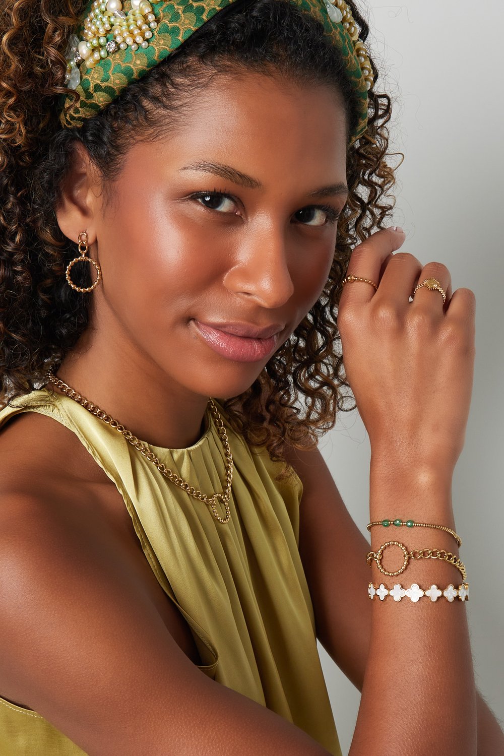 Ear studs link with circle - Gold Color Stainless Steel h5Picture4