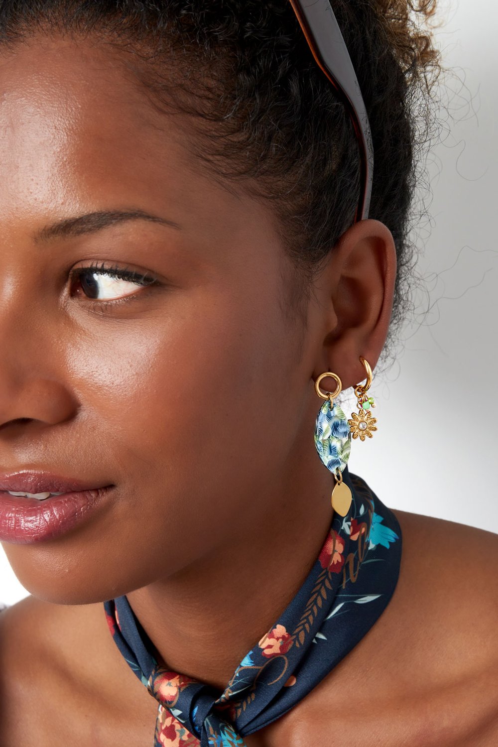 orecchini perline con fiore h5Immagine3