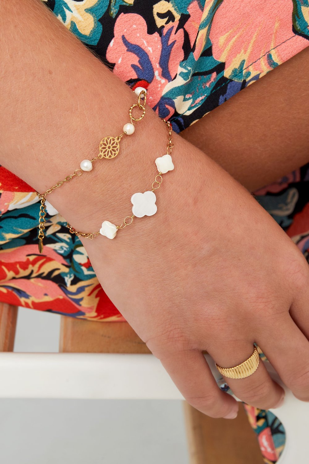 armband mit perlen verbunden h5Bild2