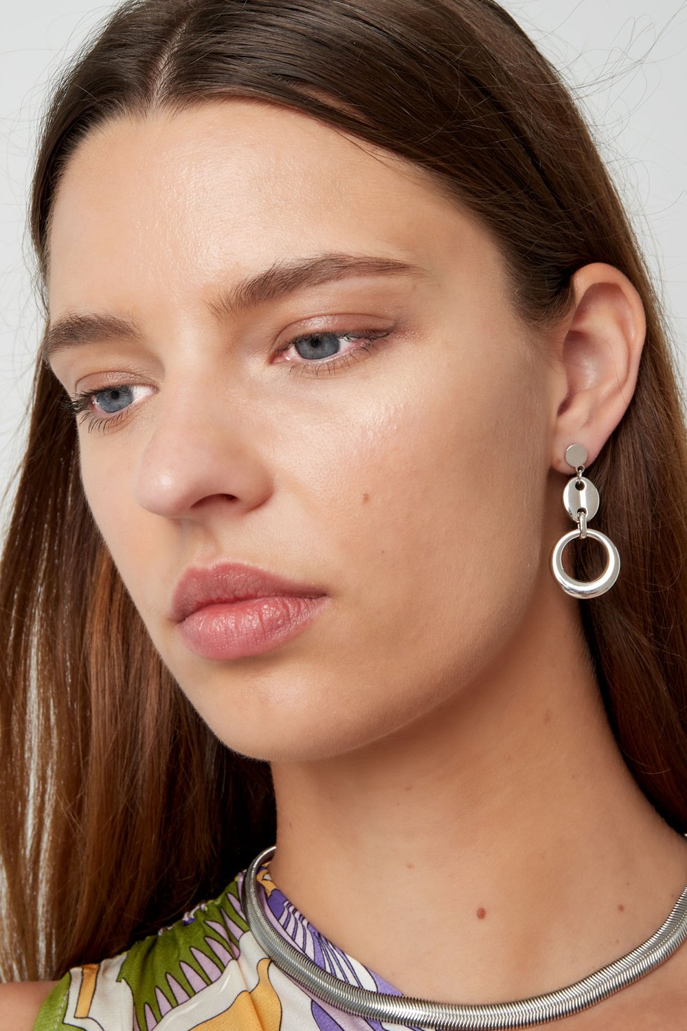 earrings link with button detail h5Picture3