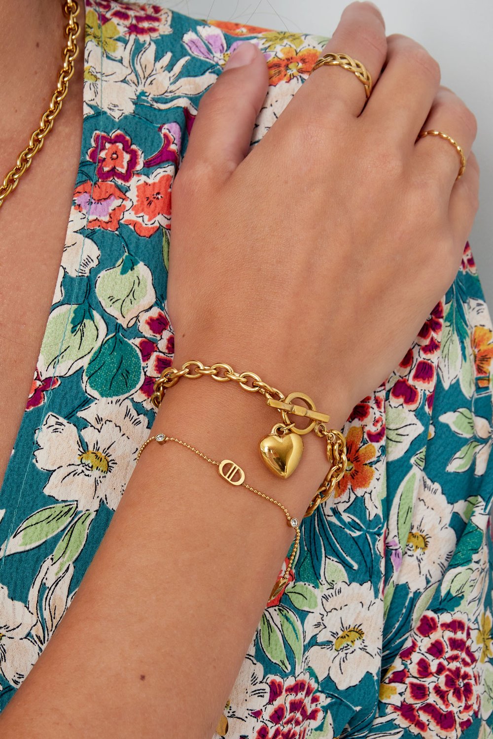 bracciale loghi e pietre h5Immagine3