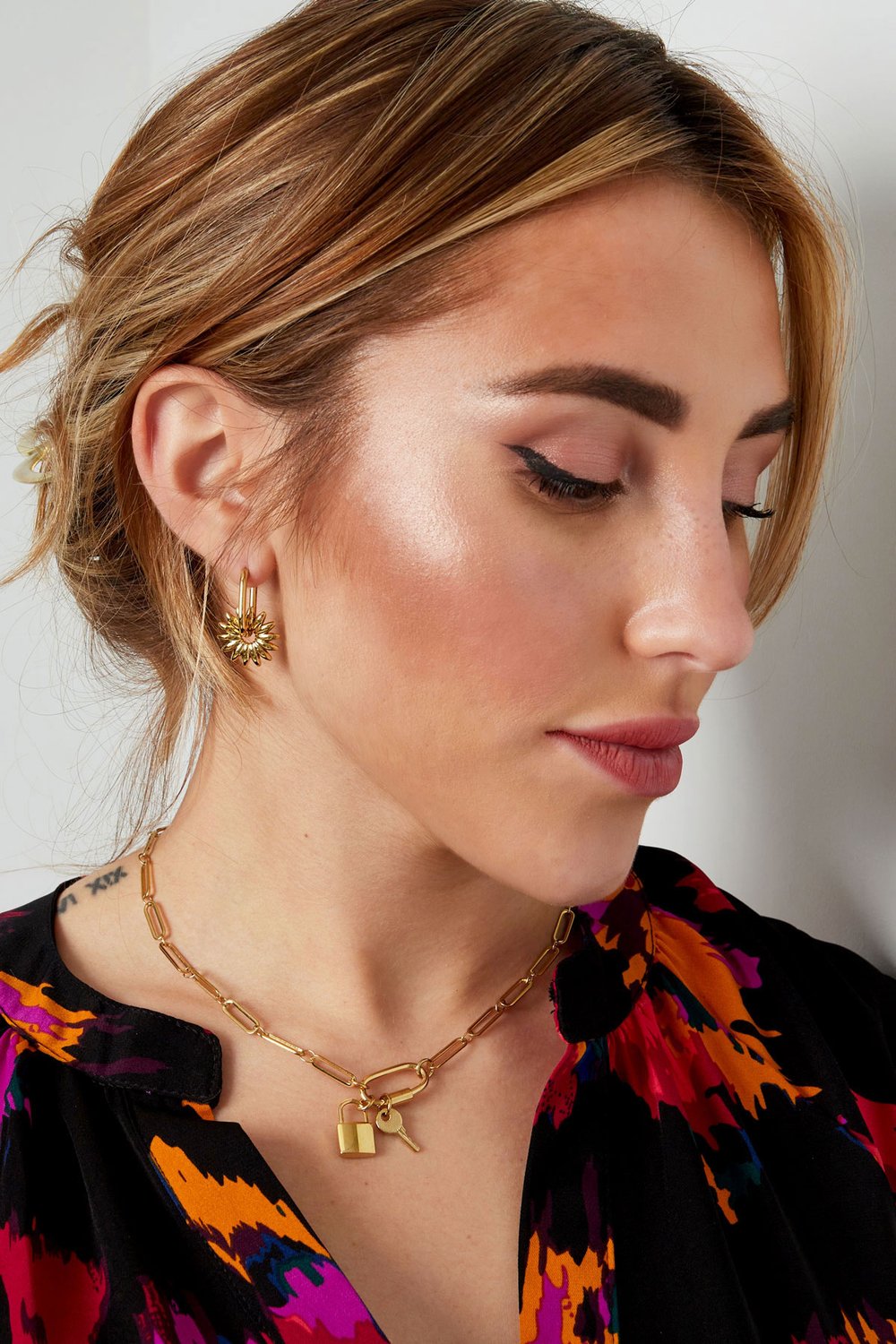 elongated earrings with flower h5Picture4