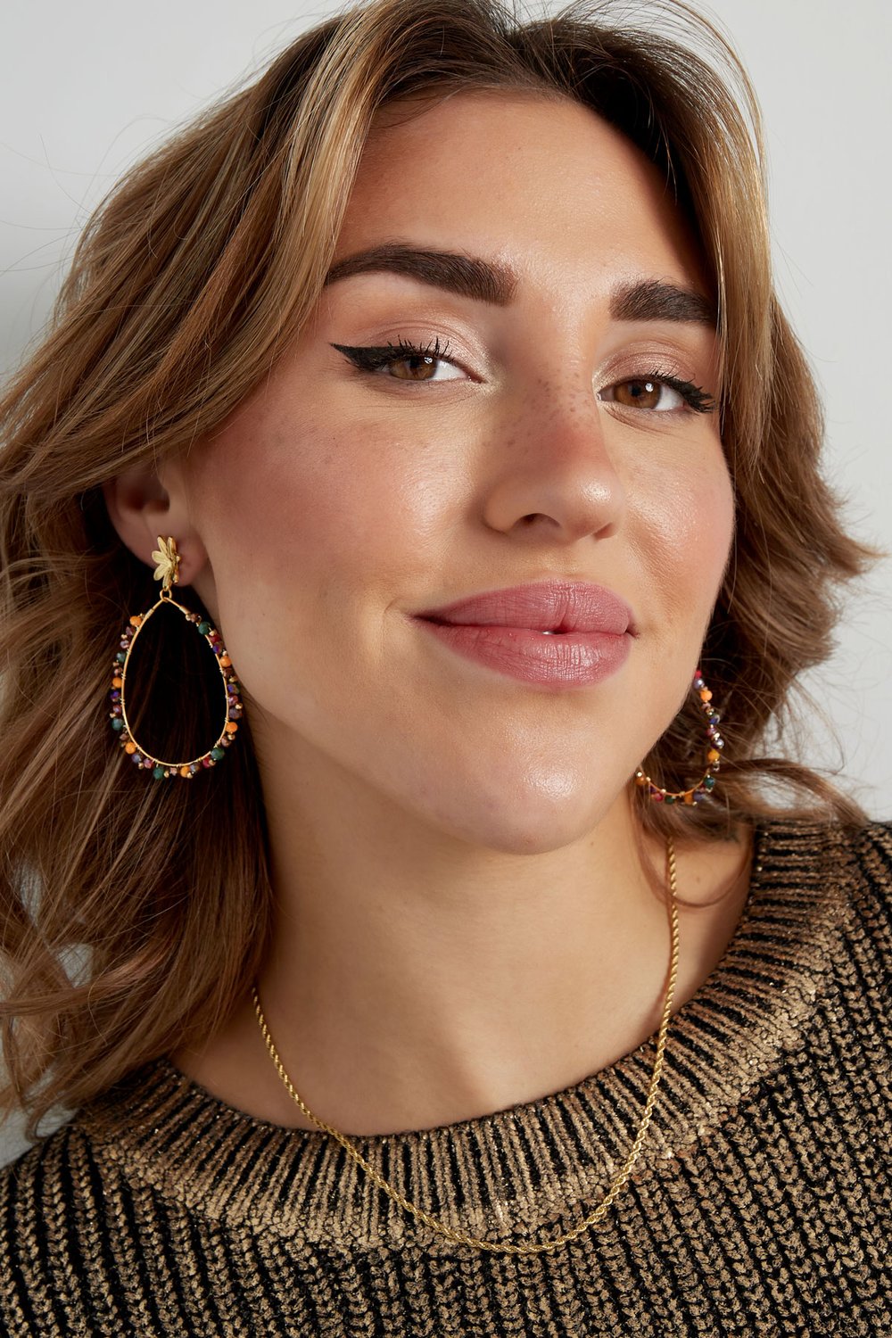 Drop earrings with beads and flower - Gold color/pink h5Picture2