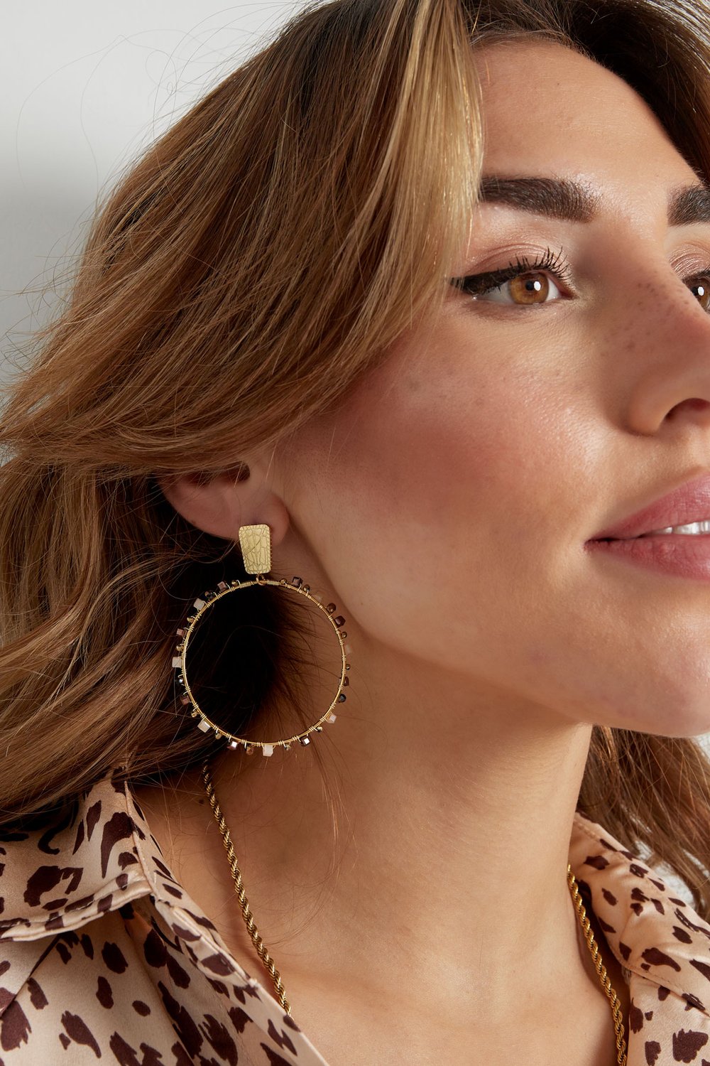 Round earrings with beads - Gold color/blue h5Picture4