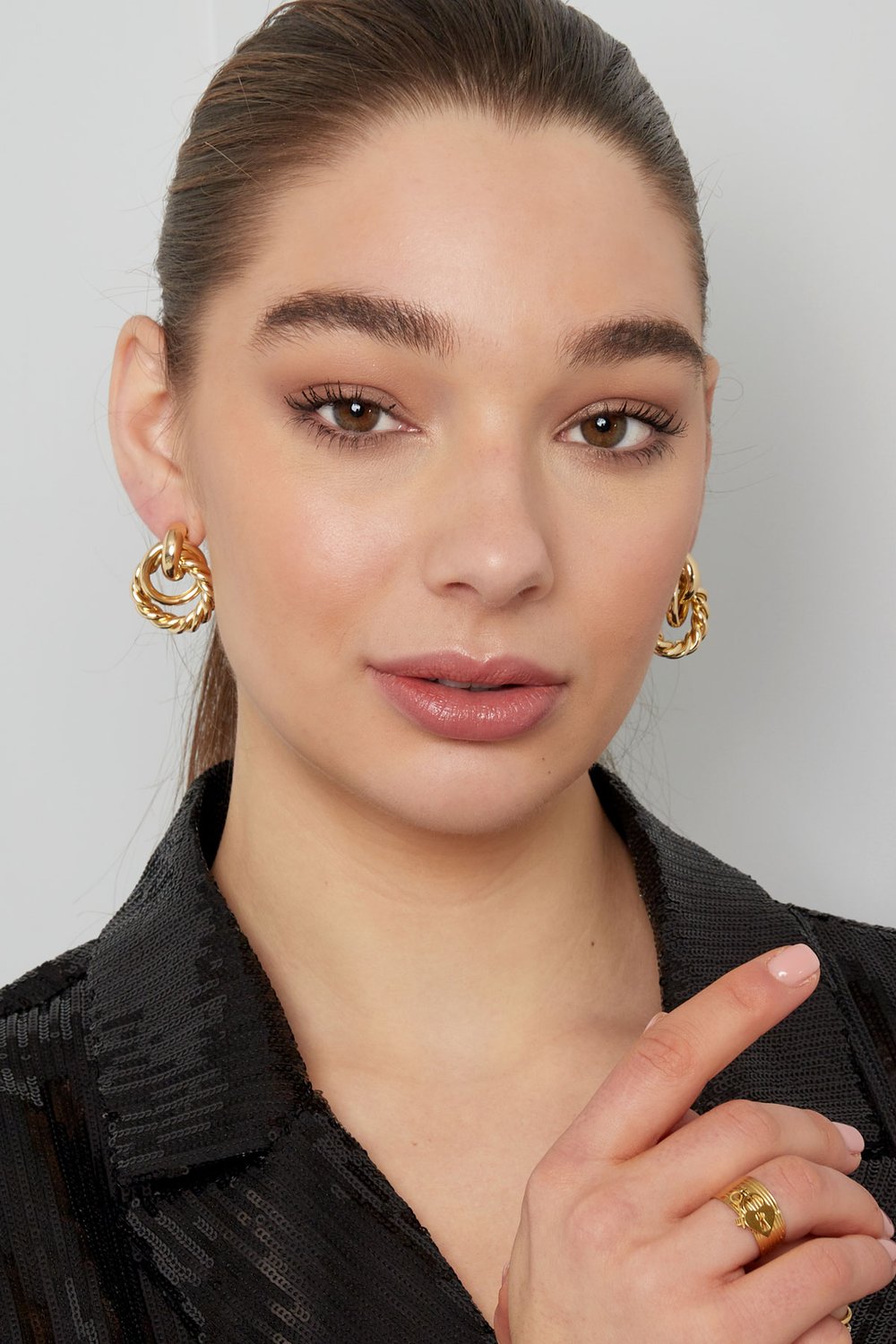 earrings with different rings h5Picture2