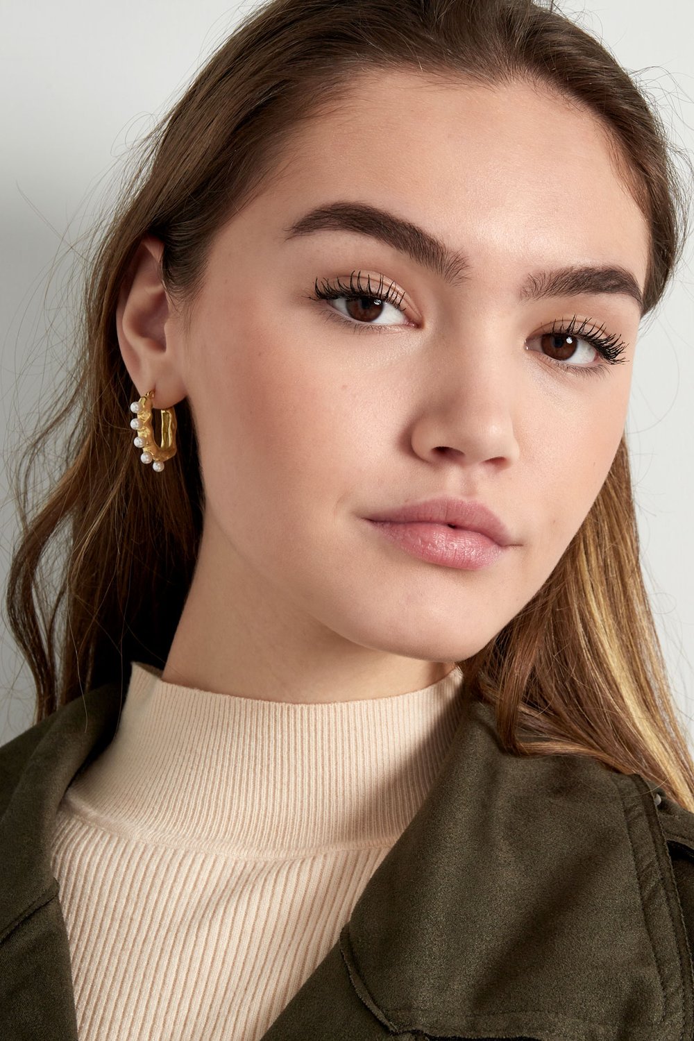 Asymmetrical pearl earring - Silver Color color h5Picture4