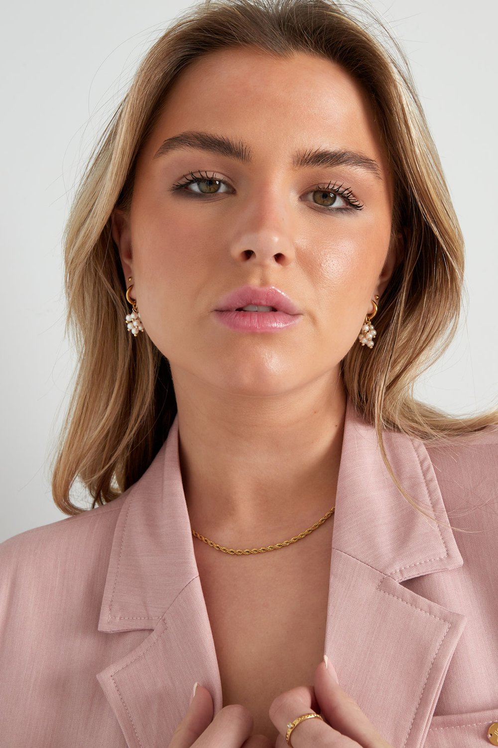 earring with pearl bobbin h5Picture2