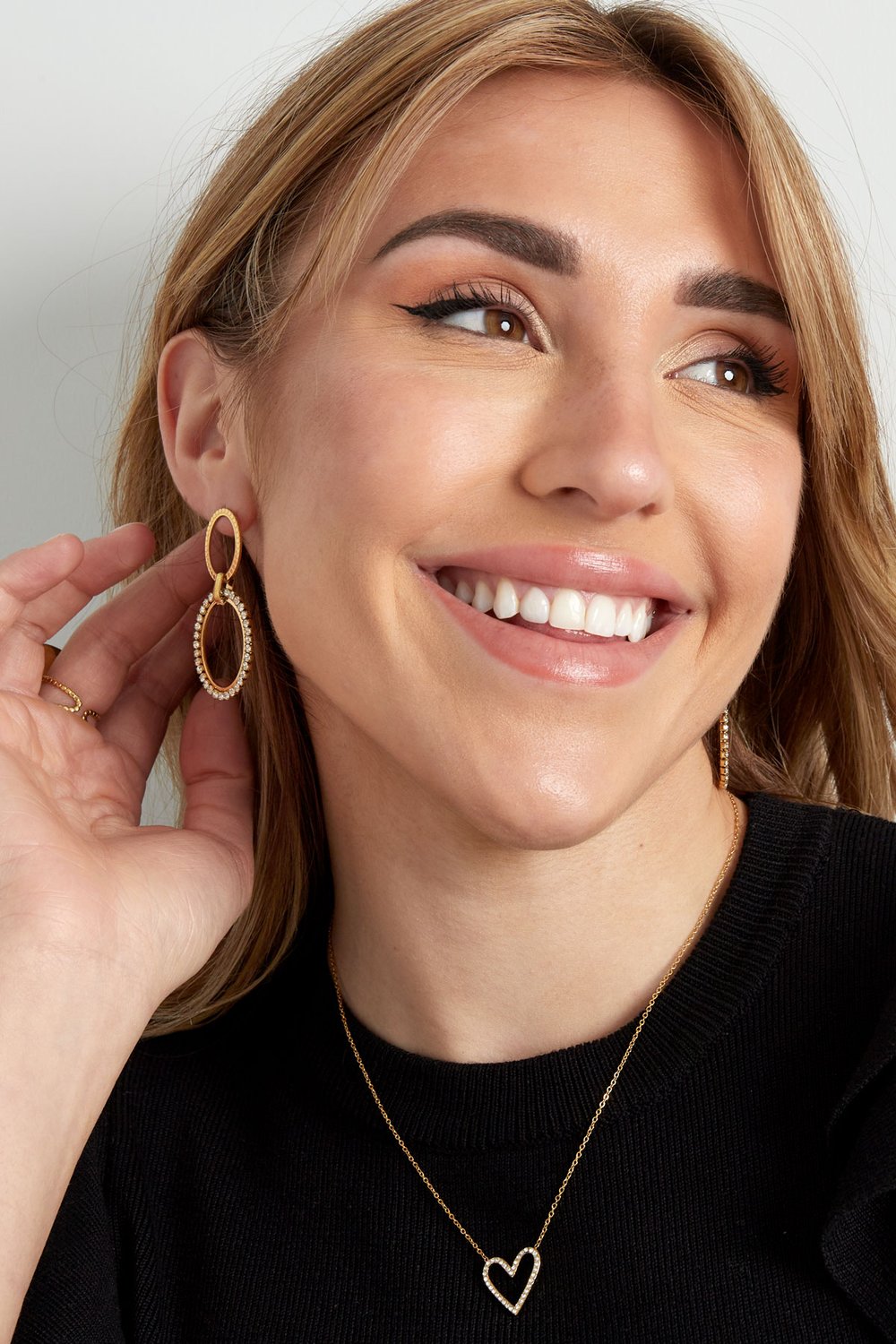 Ovale Diamant-Charm-Ohrringe – Goldfarbe - Goldfarbefarbe h5Bild2