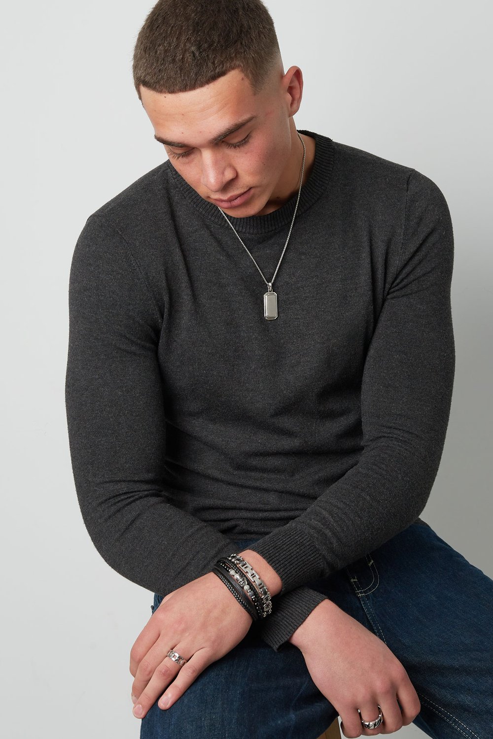 Pulsera doble para hombre trenzada con cuentas y dije de calavera - marrón/negro h5Imagen4