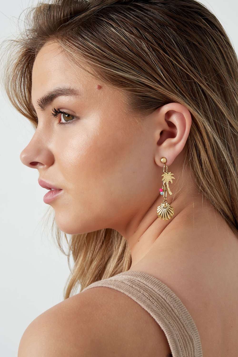 orecchini beach vibes con ciondoli Immagine4