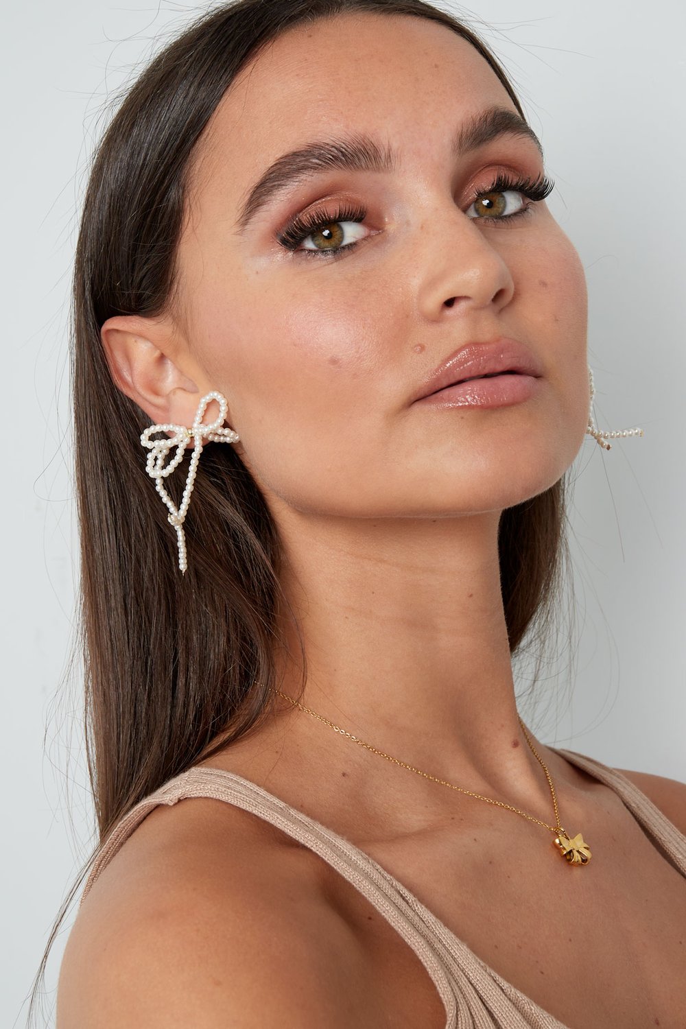 Pearl with double bow earrings Picture2