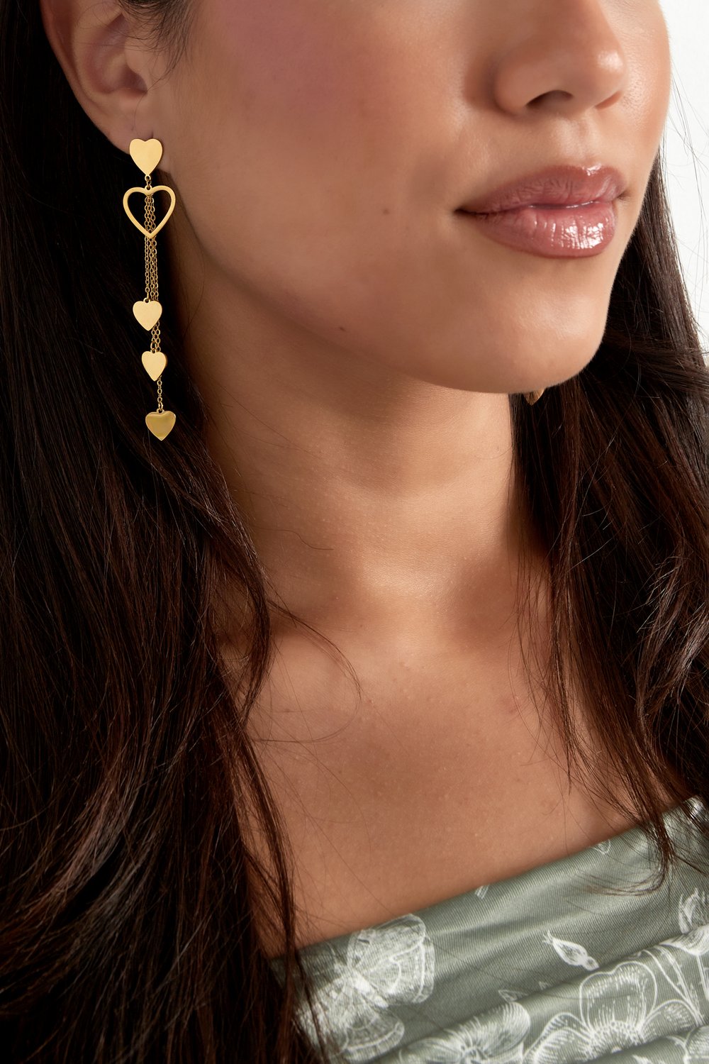 earrings heartfelt moment Picture2