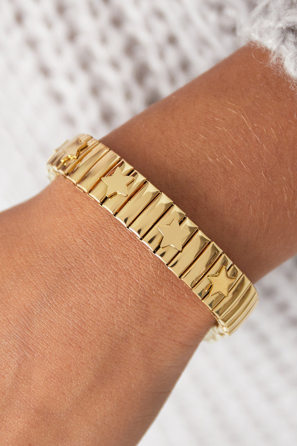 statement star bracelet Picture2