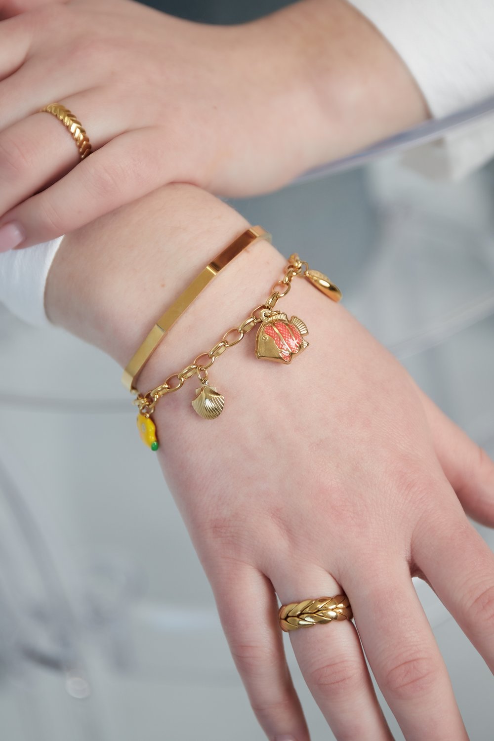 Fishes in the sea Bracelet Picture2