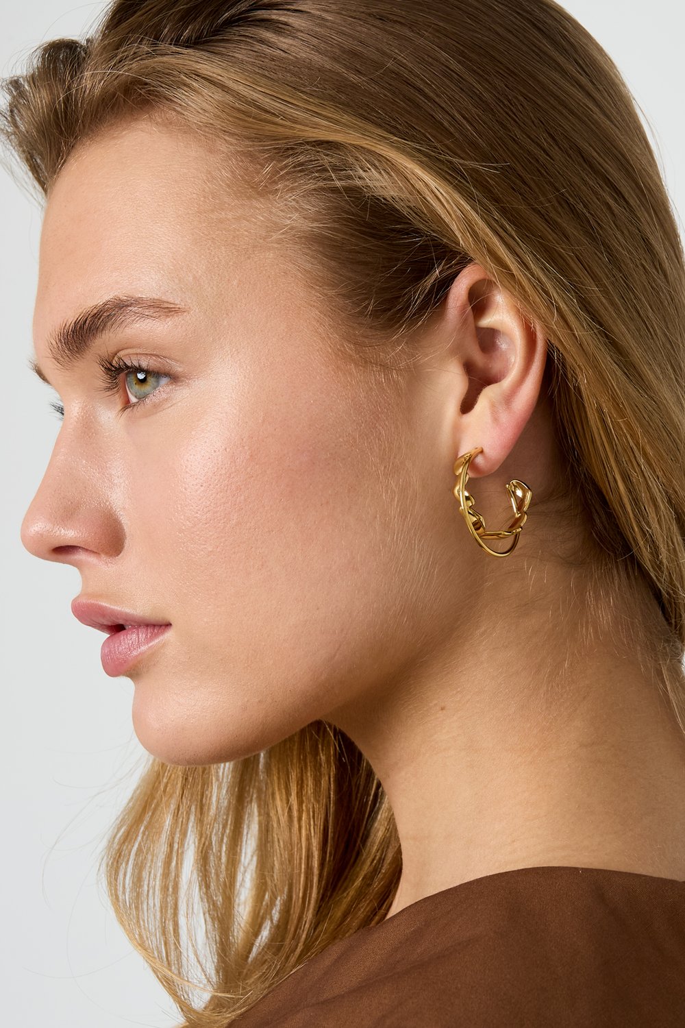 Double hoop earrings with twist Picture3