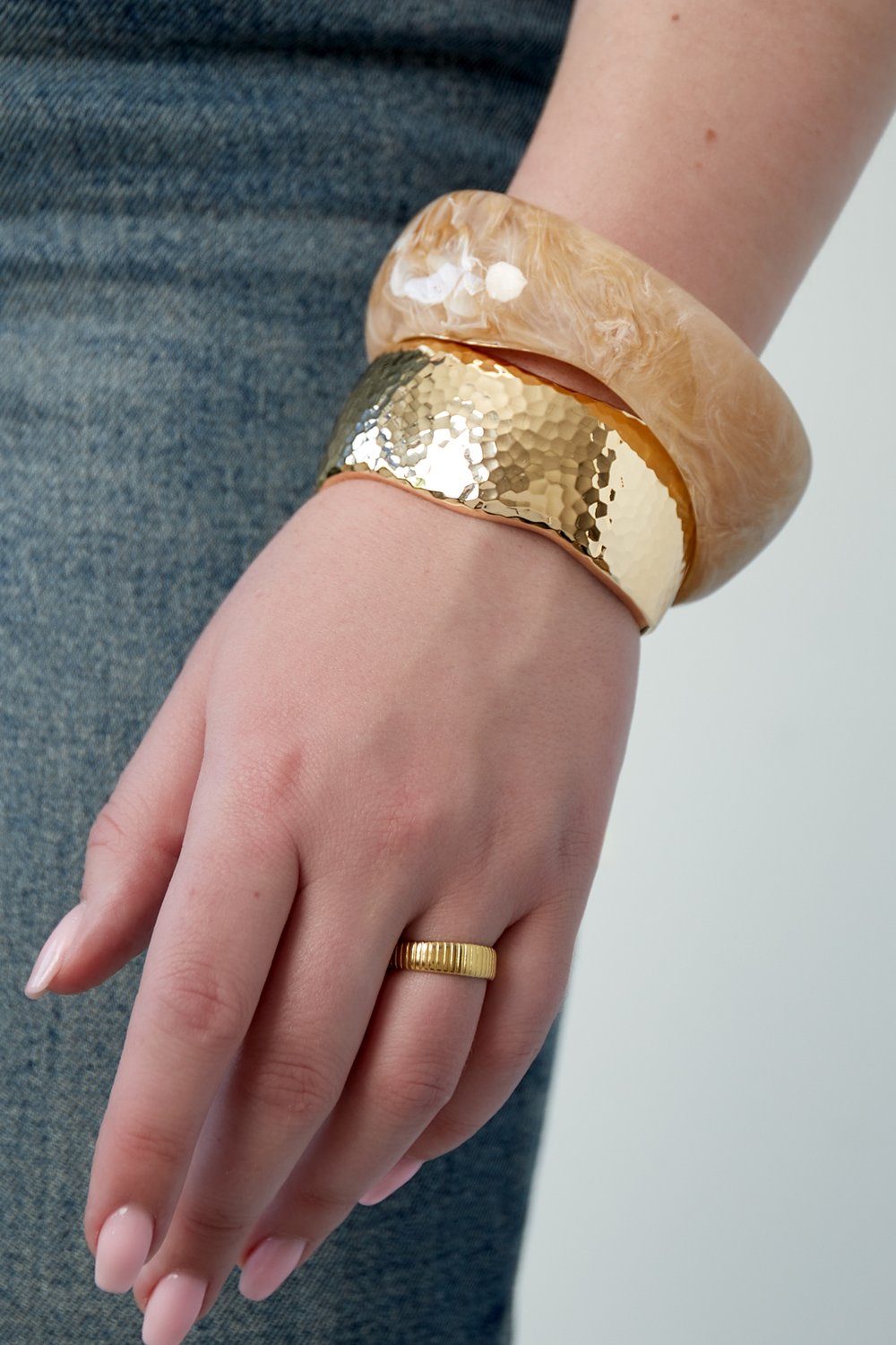 Golden Bangle h5Picture2