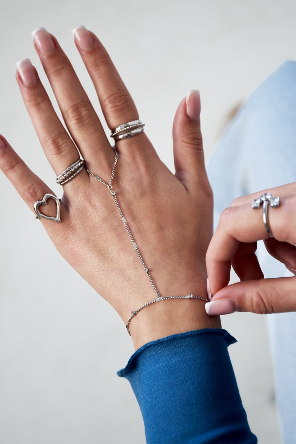 Hand chain with stones h5Picture2