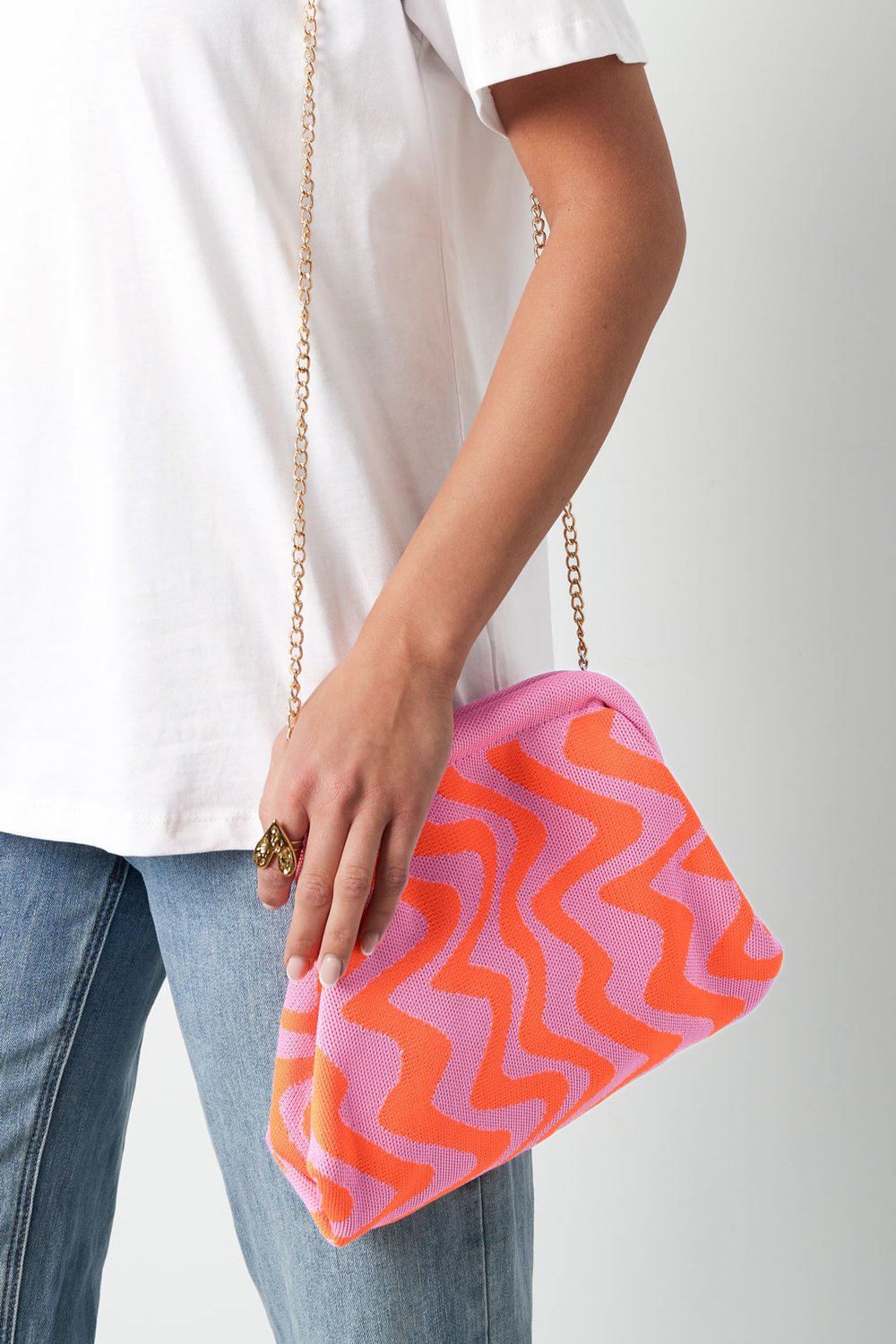 Grafic beach clutch Picture2