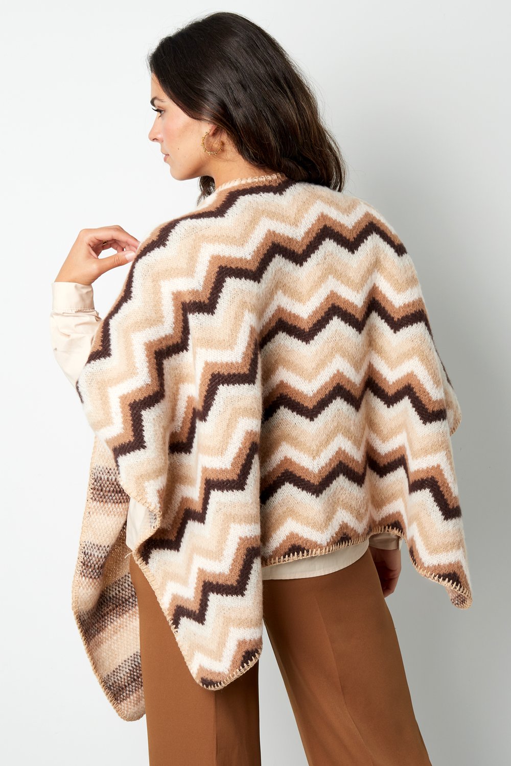 Winter poncho wrapped in warmth - multi Picture4