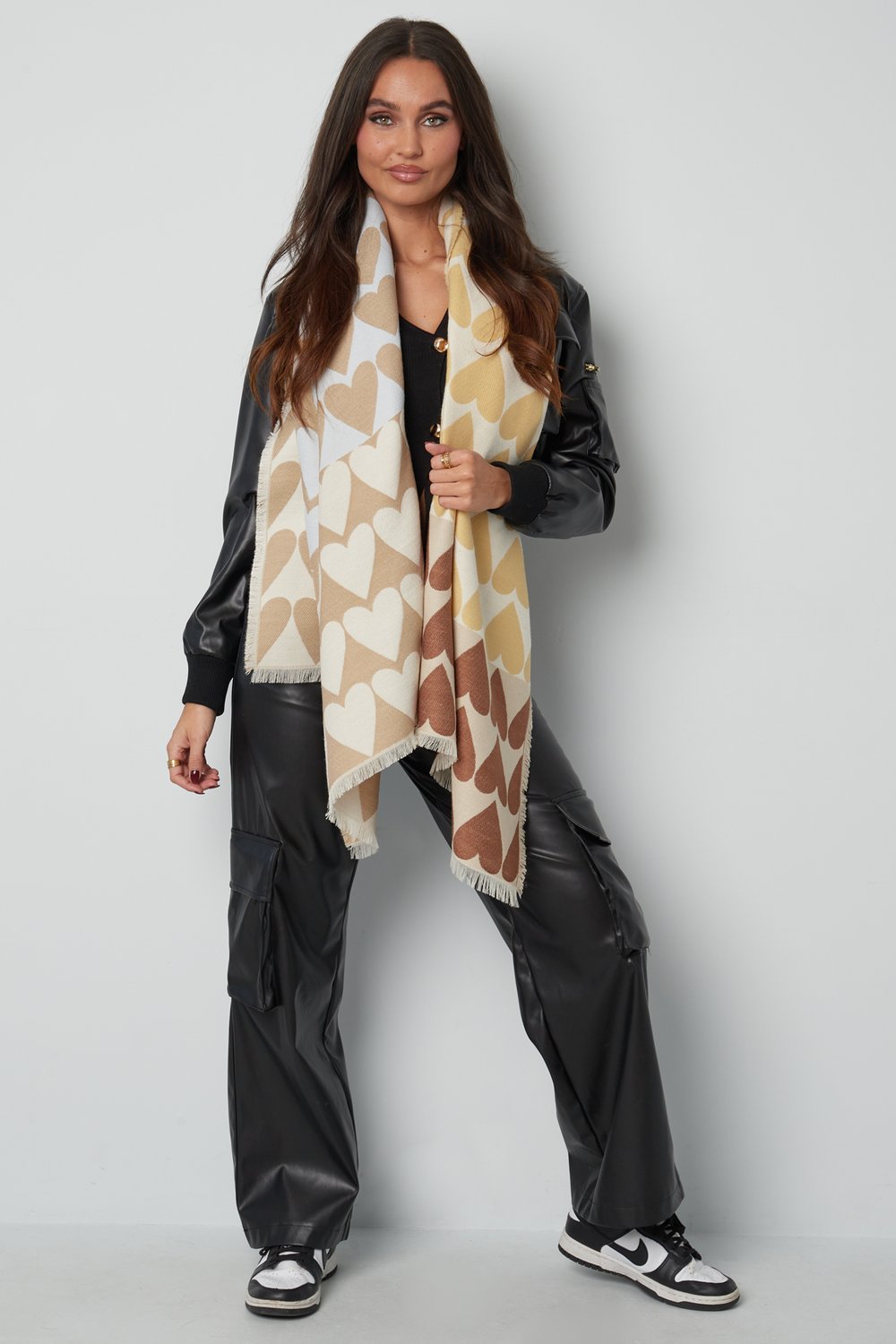 Scarf pop of heart Picture3