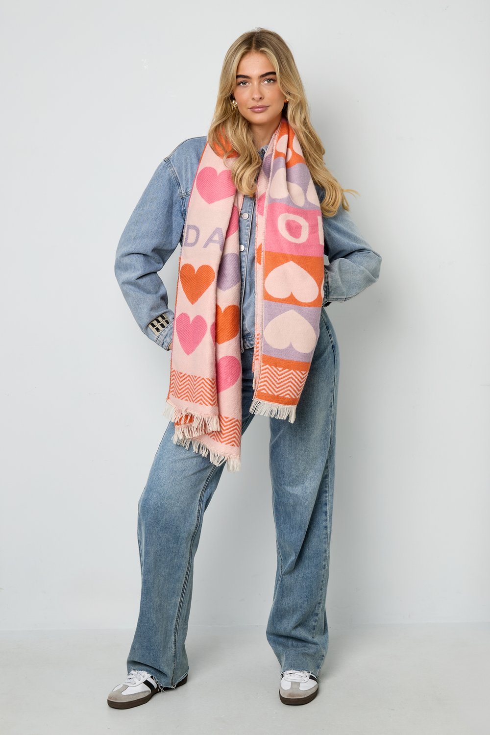 Scarf with hearts Picture4