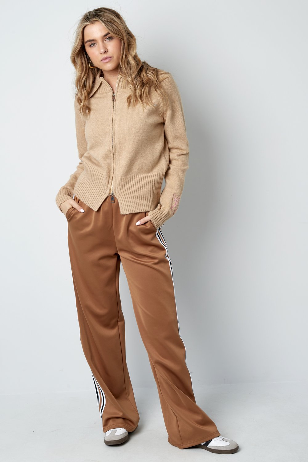 Gentle Glow cardigan Picture6