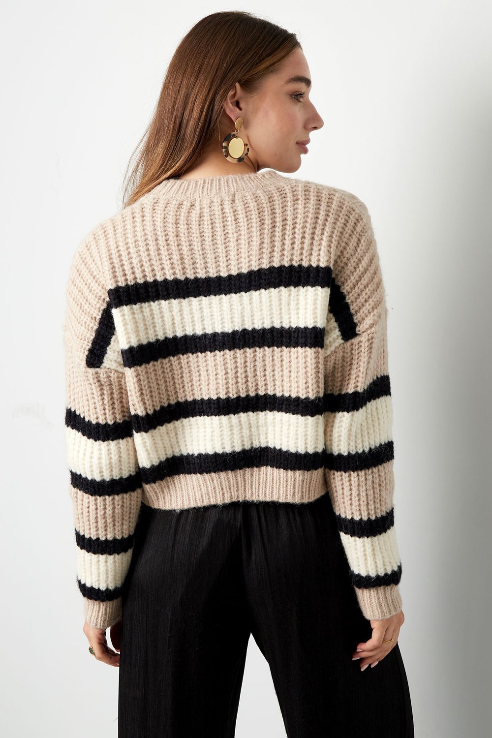 Gestrickter dreifarbiger Pullover mit Streifen – Orange-Rosa Bild13