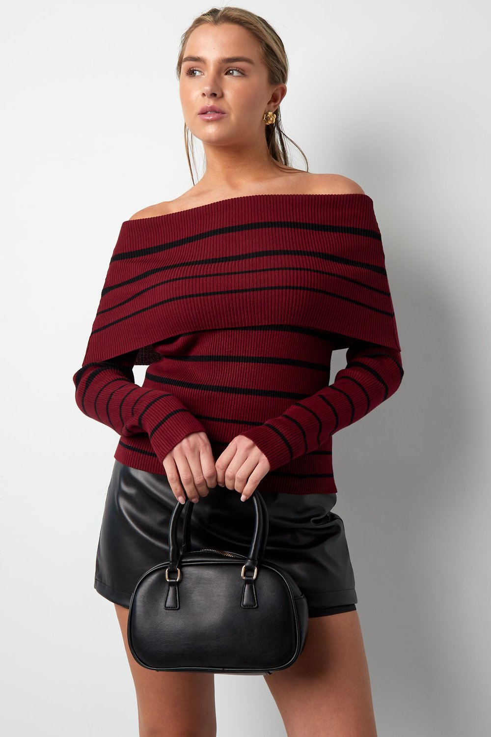 Striped off shoulder top - Black & red Picture8