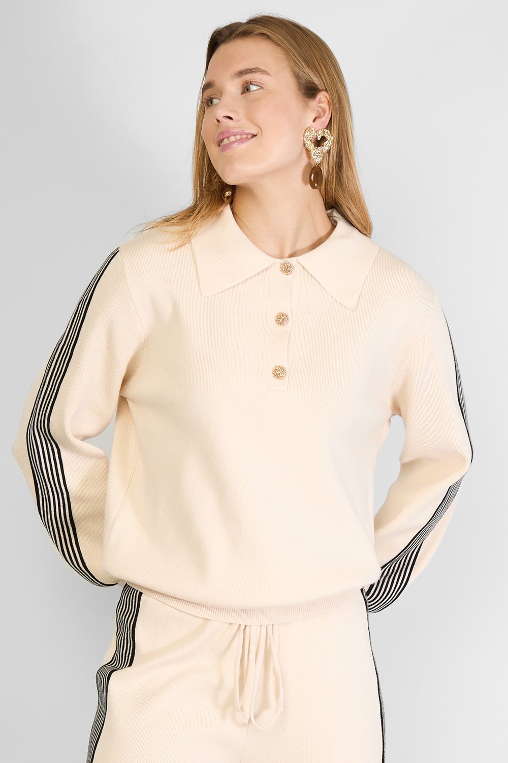 Knitted sweater with stripes h5Picture7