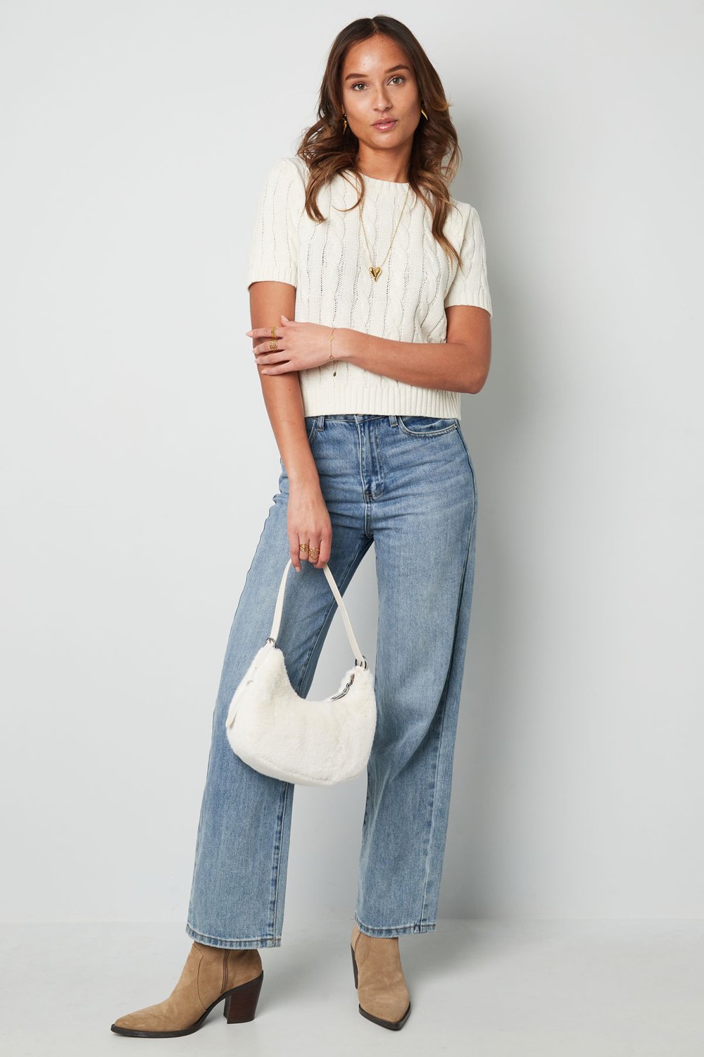 Klassischer Strickpullover mit Zopfmuster und kurzen Ärmeln Small/Medium – gebrochenes Weiß Bild3