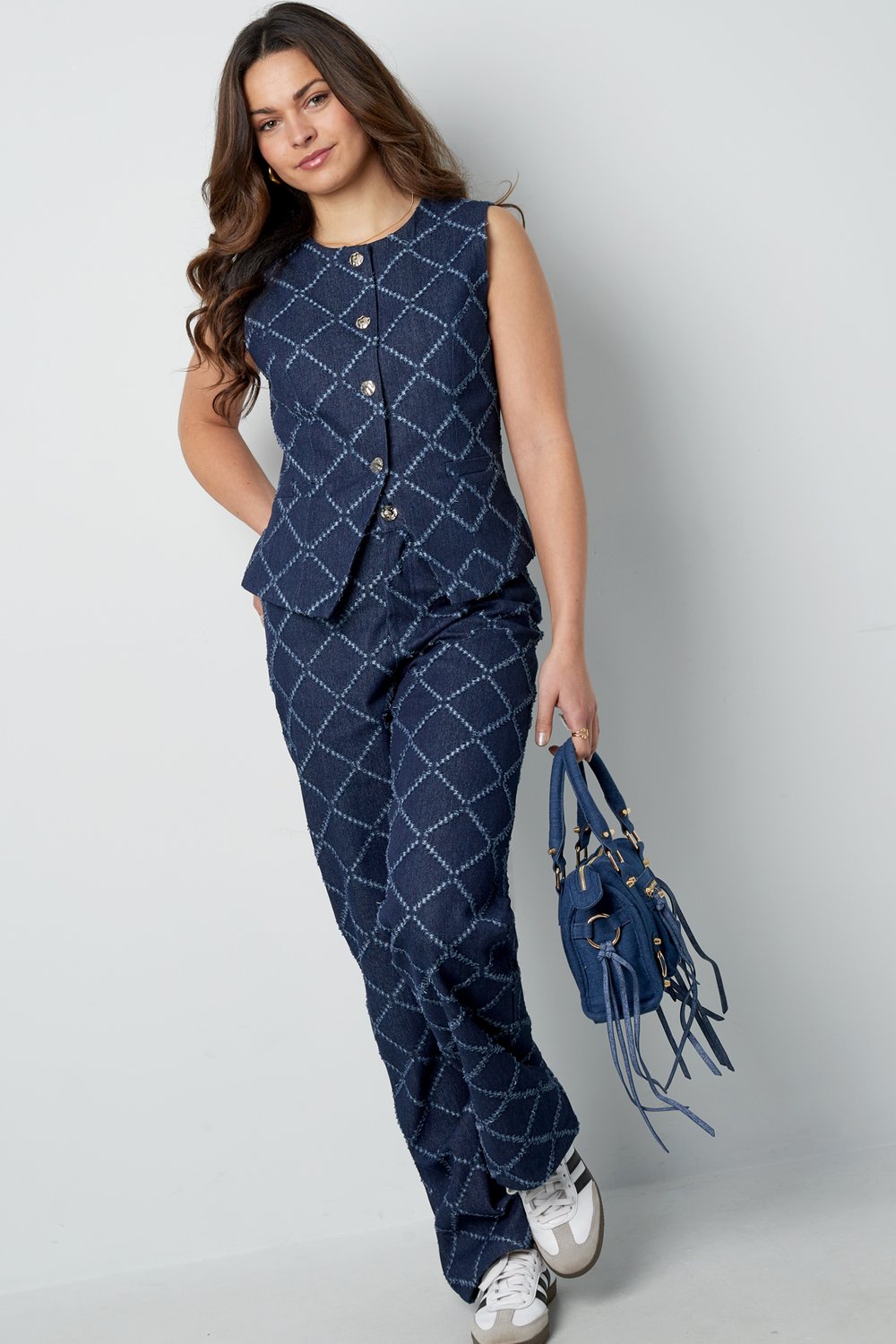 Grids of grace corset h5Picture2