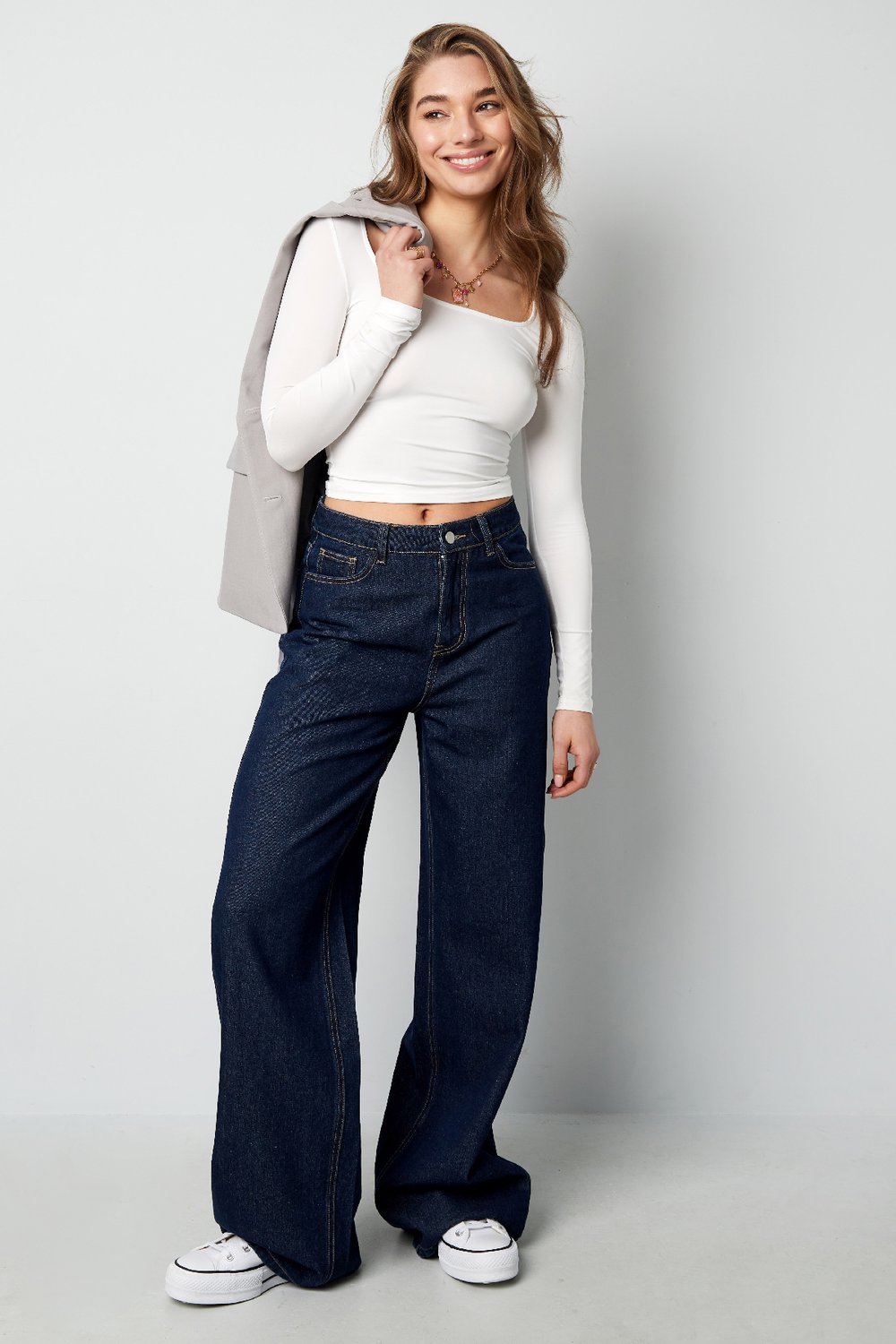 Langarmshirt mit tiefem Ausschnitt und Alltagspassform h5Bild4