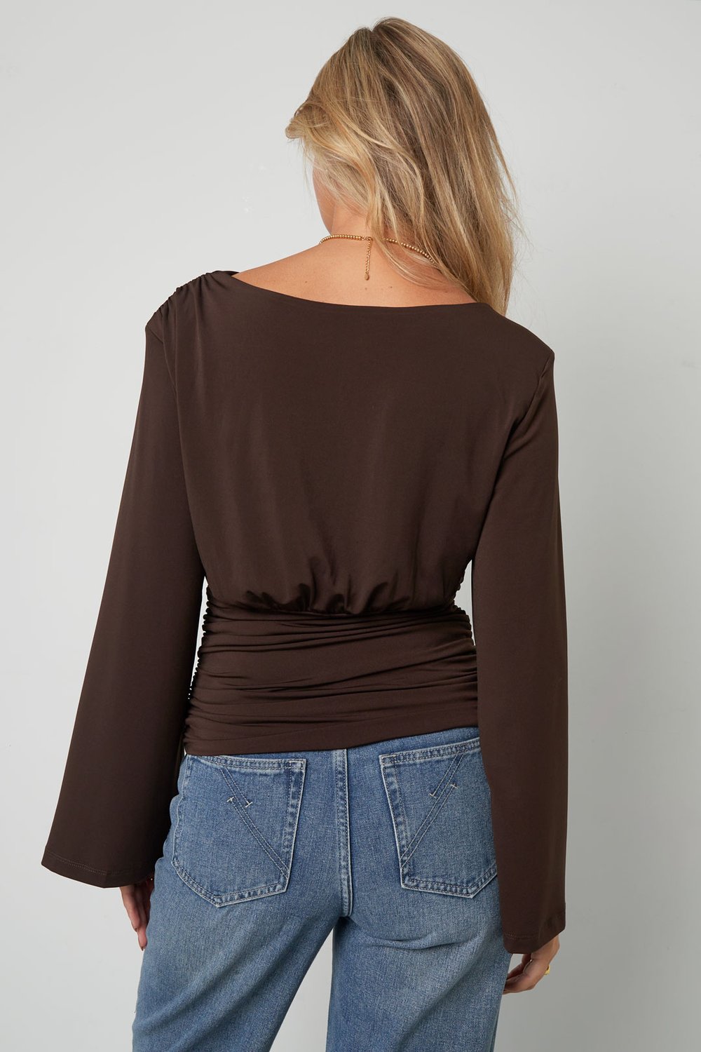 Fitted top with flared sleeves h5Picture9