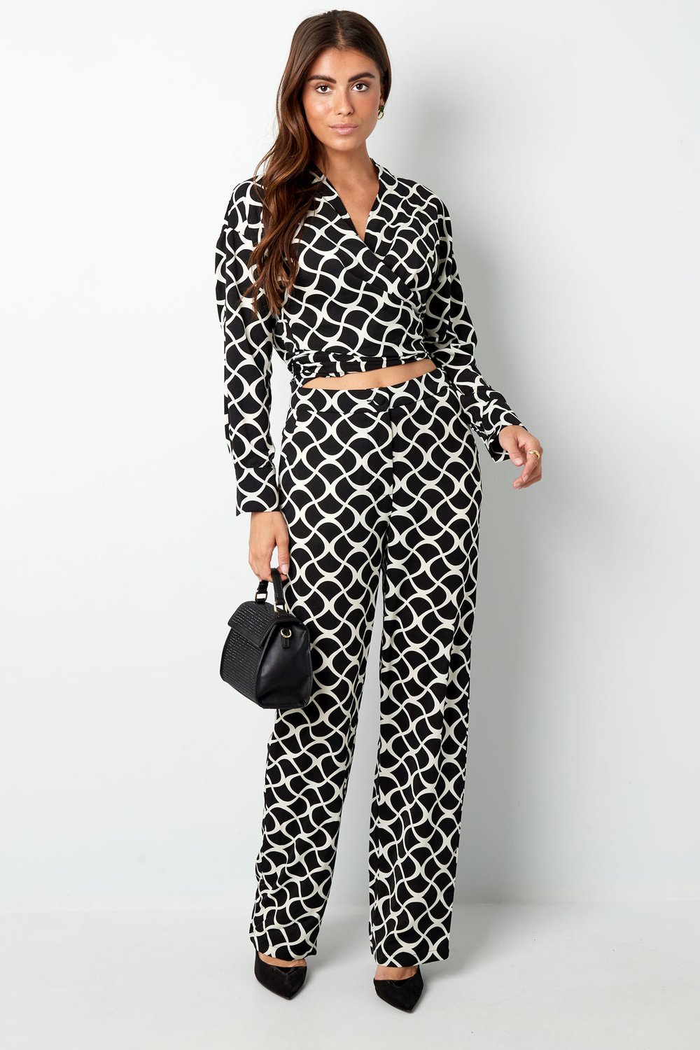 Hose mit Grafikdruck in Kamel h5Bild4