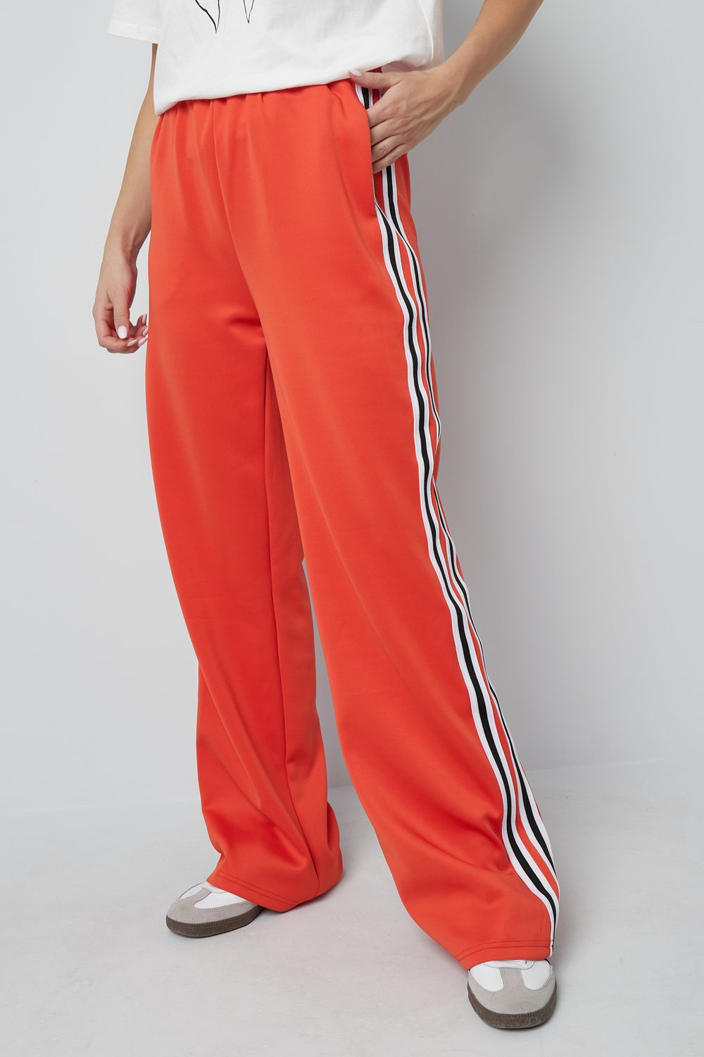 Striped must have pants - red S h5Picture4