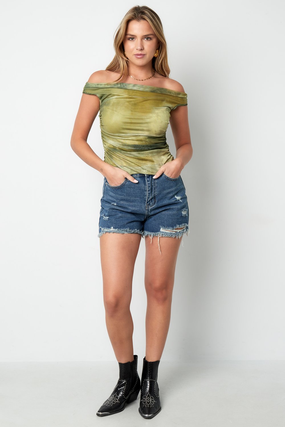 Ripped Shorts h5Picture8