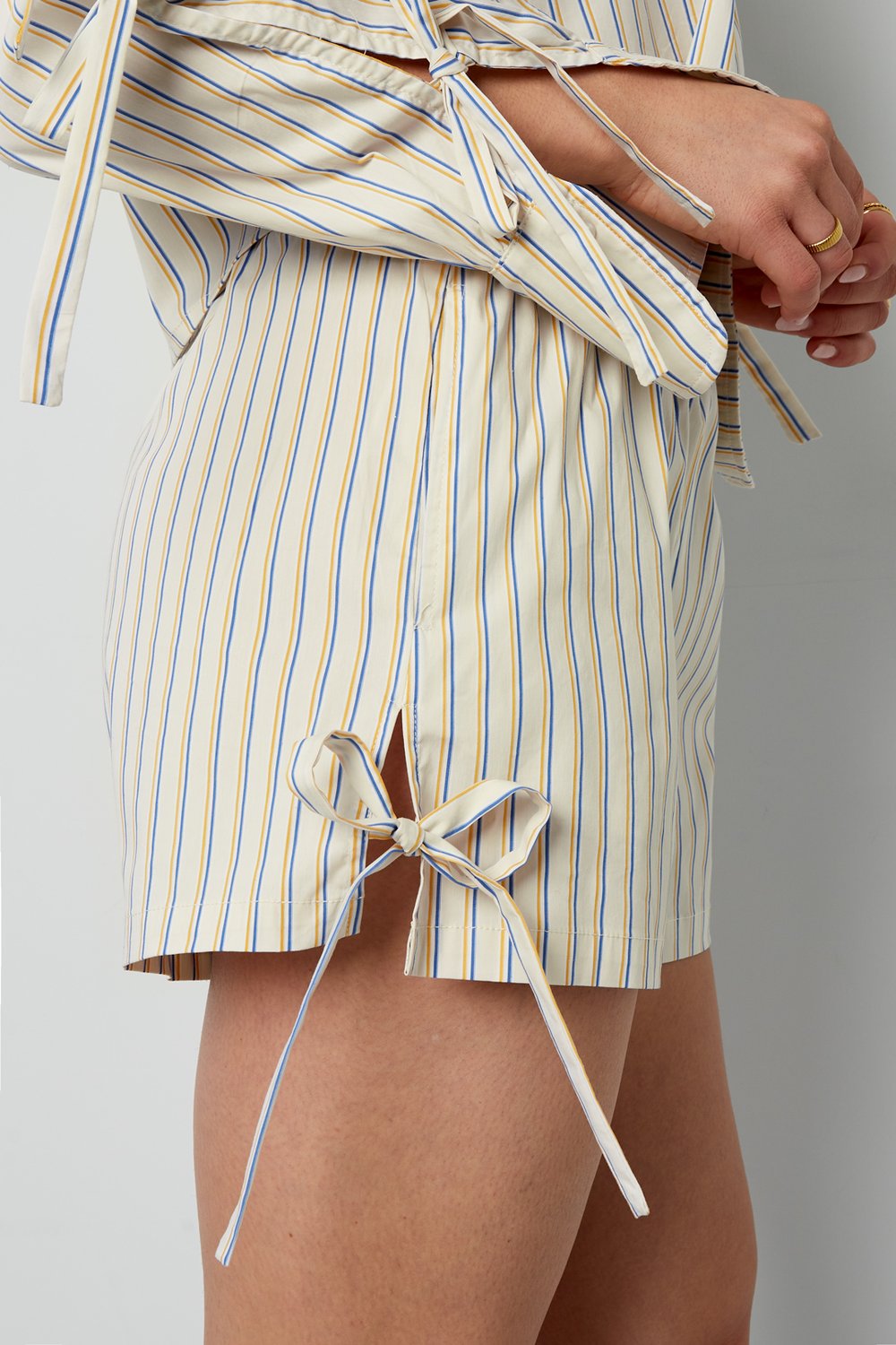 Short Pinstripe Laces Picture7