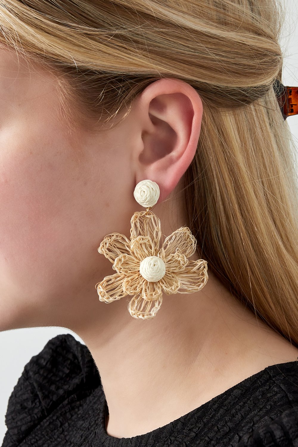 Flower Earrings Picture2