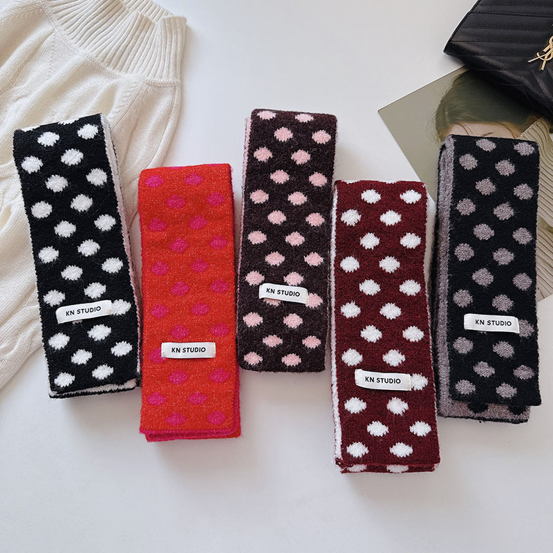 1 Piece Color-blocking Polka Dots Knitted Scarf h5Picture3
