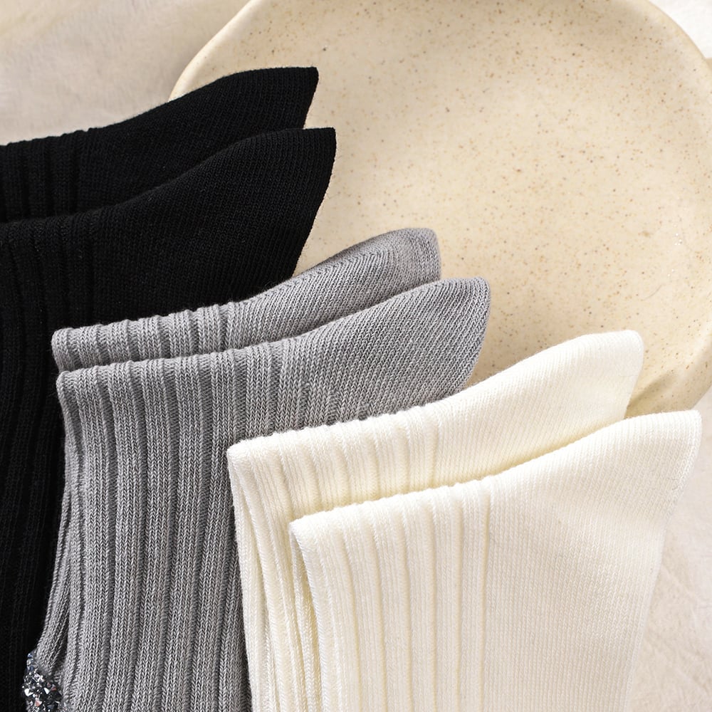 Modische, herzförmige, aus reiner Baumwolle gestrickte Damensocken mit silbernem Faden in Wadenlänge h5Bild5