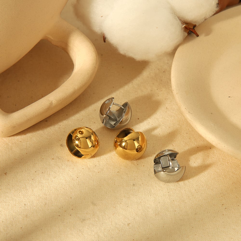 1 pair of simple and stylish  gold-plated stainless steel smooth spherical double-sided ear clips suitable for women's daily wear Picture3