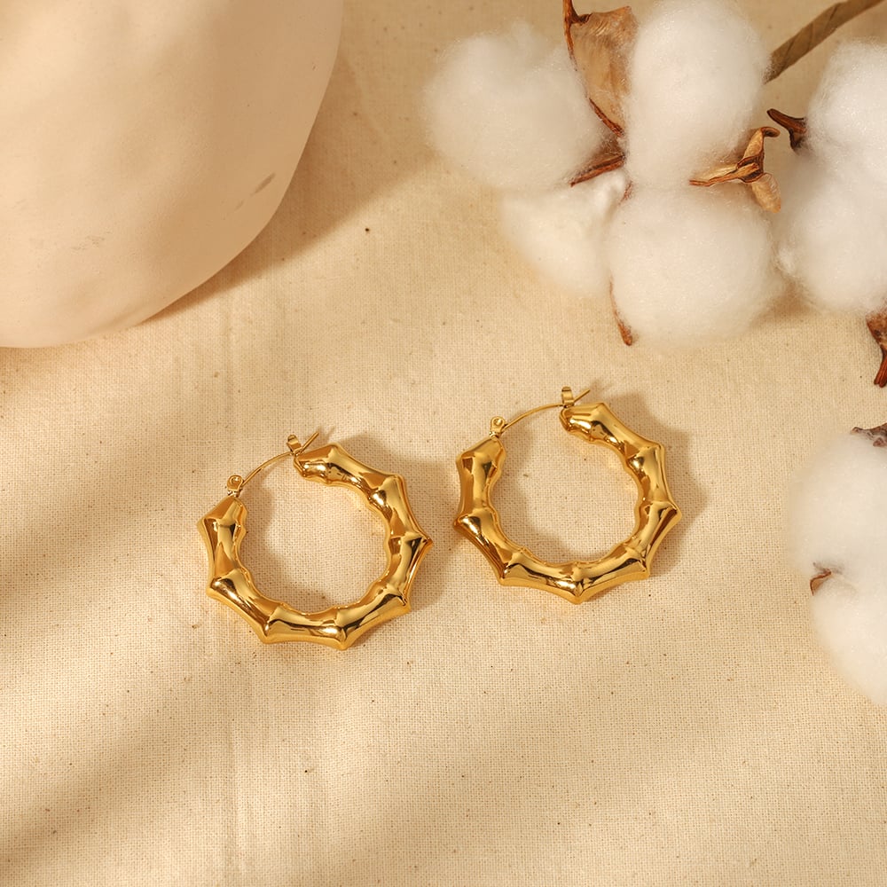 1 pair of classic fashion  gold-plated stainless steel multi-sided hollow earrings for women's jewelry for daily wear Picture4