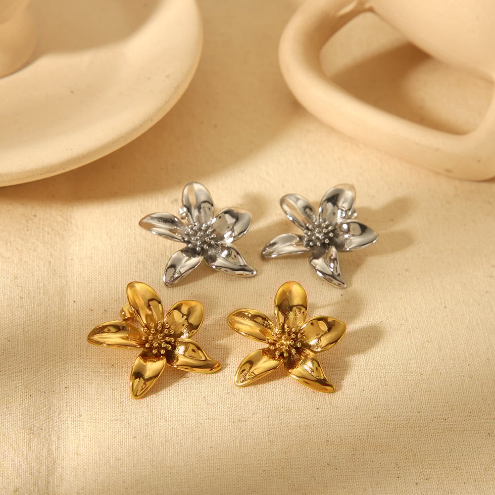 1 pair simple series sweet flower stainless steel  gold plated women stud earrings Picture3
