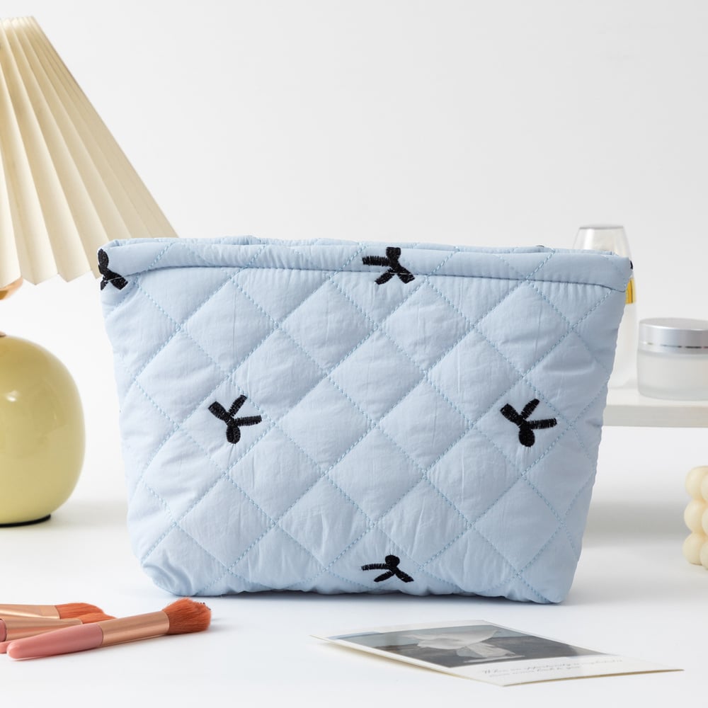 1 Piece Classic Travel Bowknot Portable Large Capacity Pouch With Random Printing Design Women's Quilted Cosmetic Bags h5Picture11