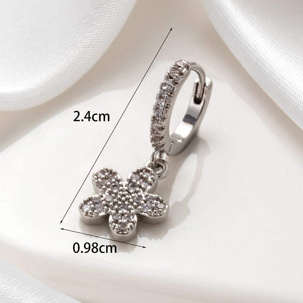 1 Piece Simple Series Classic Flower Copper No Plating Material Zircon Women Stud Earrings Picture6